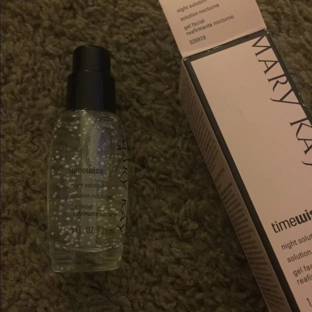 SOLD Mary Kay Timewise night solution